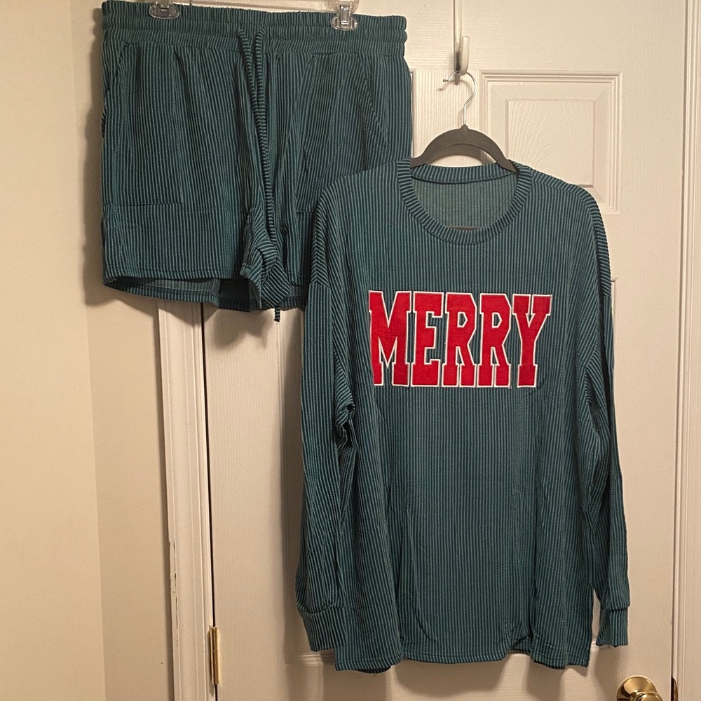 Opemiby Evergreen “Merry” Pajama Set…size XL